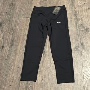 NWT Nike Cropped Dri-fit Leggings XS